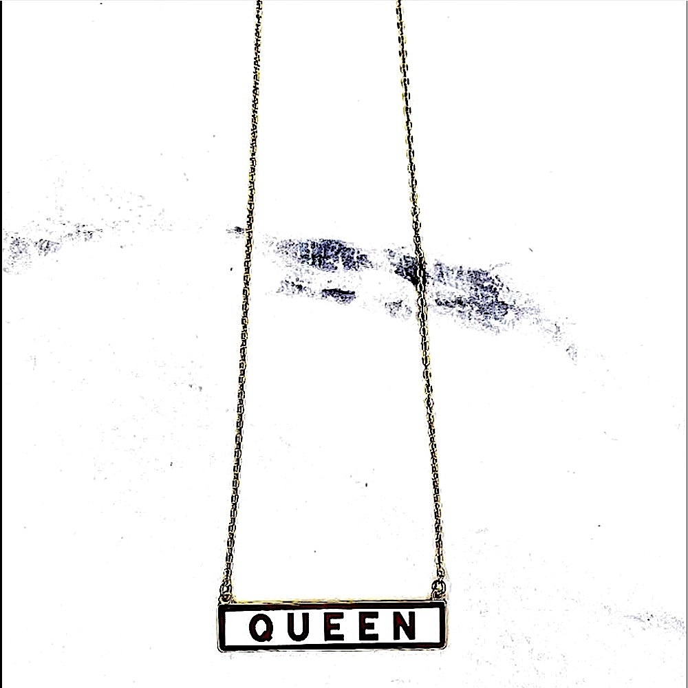 🆕🤍LUCKY CHARM: WHITE “QUEEN” (White Gold Dipped) Necklace